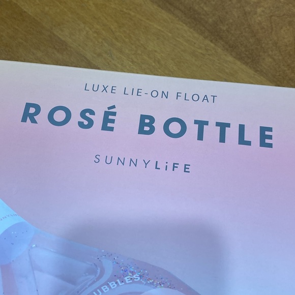 COPY - COPY - NWOT.  SunnyLife, Rose’ bottle, pool float. - Picture 2 of 12